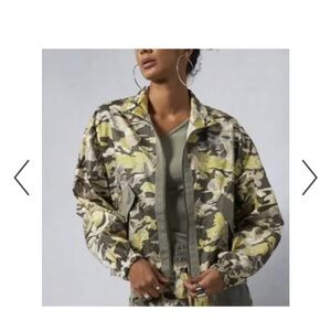 Nike Green Floral Camo Windbreaker Size XS